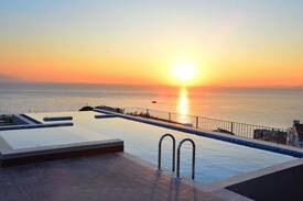 Kusadasi City Centre Apartment | Pine City Residence 1BR