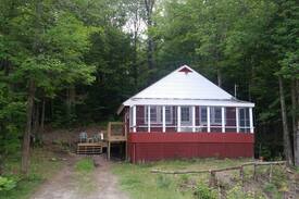 Craftsbury Cabin | Craftsbury Eligo Lakeview Cabin