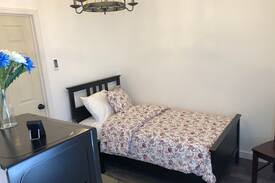 Lakeland House | Small Studio Apartment with Private Entrance