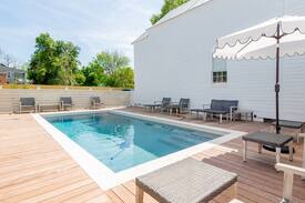 Cannonborough Elliotborough House | Boutique Hotel Home with Pool 'The Cove'