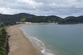 Tutukaka House | Spectacular beach front, Whangaumu Bay.
