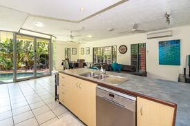 Fannie Bay Apartment | FANNIE BAY ART HOUSE