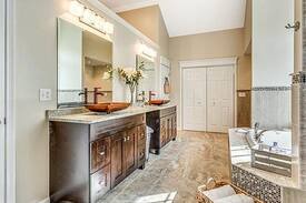 Mansfield House | Colonial Mansion- near gillette and xfinity center