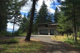 White Salmon House | Garage Mahal, modern sanctuary in the woods