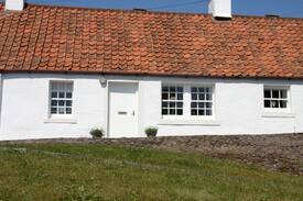 Leven Cabin | Cardy Crossing Cottage - Lower Largo beach