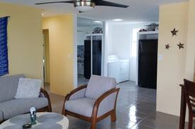 Isabel II House | Ocean Views 2 BEDROOMS Walk to Ferry CASA NONI