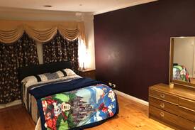 Laverton House | Room for stay, Only 2mins Walk to Laverton station