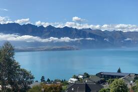 Fernhill House | Mountain Goat Lodge - Great Views! Close to town!