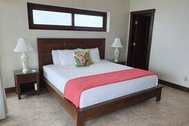 Lighthouse Estates Bed & Breakfast | Fishers Landing Boutique Hotel / Sandy Bay Suite