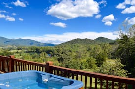 Townsend Bed & Breakfast | The Octagon Suite at Country Manor Acres