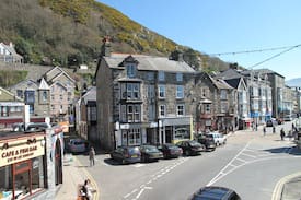 Barmouth House | Mor Iwerddon, Spacious 4 Bed, Holiday Home