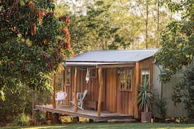 Anstead House | The Boho Hut (17km CBD) Rustic Luxury