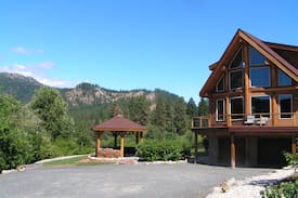 Leavenworth Villa | Lindheim Lodge. A very special home.
