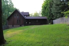 Fayetteville House | Sugar Creek Chalet