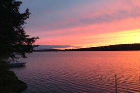 Machar House | Stone Cottage Suite ,Eagle Lake, South River