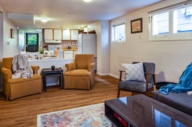 Ravenna Apartment | Ravenna/Roosevelt Roost: Walk to Greenlake and UW