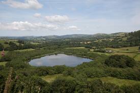 Llandeilo Cabin | Red Kite Lodge - Abbey Cottages Talley, Llandeilo