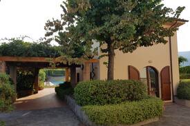 Santa Cristina a Mezzana House | Tuscan cottage swimming pool near Florence Pisa.