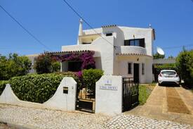 Albufeira Villa | VILLA CASA TREVI - South facing, Free Fibre Wi-Fi.