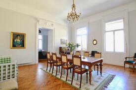 Palace District Apartment | Classic beauty, palace district, with a/c