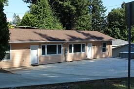 Coos Bay Apartment | Hummingbird Nest - close to downtown and Hwy 101