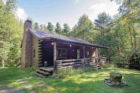 Wardsboro Cabin | Leonard’s Log Cabin- Ski House with Hot Tub
