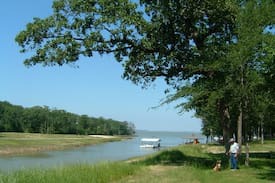 Cayuga Cabin | COZY CABIN on Richland-Chambers Lake