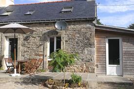 Le Saint Cabin | Walnut Cottage, Peaceful and Welcoming
