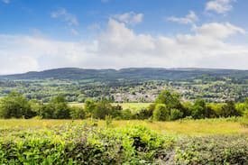 Dorking Cabin | Garden cottage with outstanding Surrey Hills views