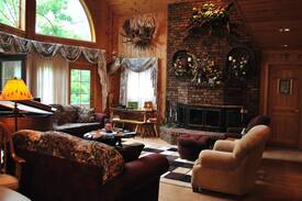 Charlevoix Bed & Breakfast | Horton Creek Inn B&B