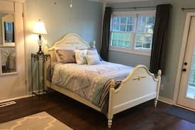 Fortson Cabin | *EverBe Cottage*Peaceful Retreat-5 mins from city!