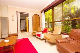 St Leonards House | Good Vibrations. St Leonards. Retro beach house