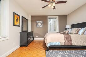 Downtown Atlanta Apartment | Peachtree Towers 17th floor condo-heart of Atlanta