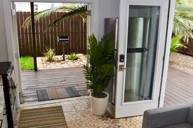 Old Town Cabin | La Perla - private casita in old town Port A