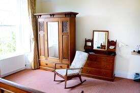 Newry Bed & Breakfast | Room 8 in historical Belmont Hall