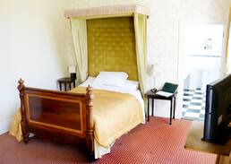 Newry Bed & Breakfast | Room 8 in historical Belmont Hall