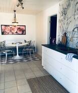 Denison House | The Jewel Box in Denison
