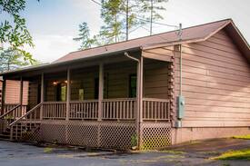 Hot Springs Cabin | Cabins on Grand- Cabin #3