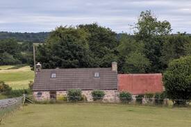 Inverurie Cabin | Holiday Cottage with Stunning Views of Bennachie