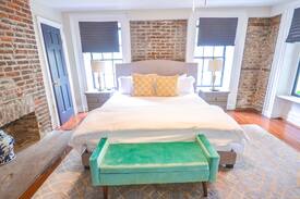 Cannonborough Elliotborough House | ★ The Inns at 60A Cannon Street - 3 BR/2 BA ★