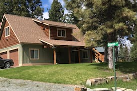 Rexford House | Mariners Haven, Lake Koocanusa cabin & boat slip