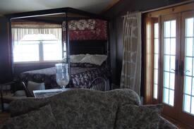 Newport Center Bed & Breakfast | Cliff Haven Farm B&B Chocolate Room