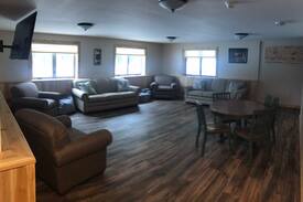 Saint David Apartment | Twin Peaks Lodge 2 BR walkout apartment