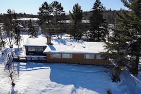 Sioux Narrows Nestor Falls Cabin | The Hunter Cabin - at Yellowbird Lodge