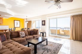 Centro Playas Apartment | La Jolla De Rosarito! 800 Meters to Papas & Beer!