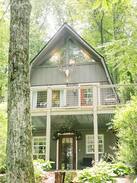 Highlands Villa | Art Chalet ★ Walk to Town ★ Art Gallery Experience