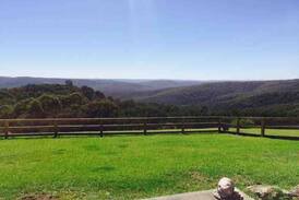 Tallong Other | Hoppers Ridge stay on top of the world!