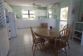 Great Exuma House | Sundowner House at beautiful Hooper's Bay