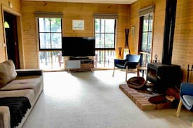 Somers Cabin | Charming Beach cottage in Somers
