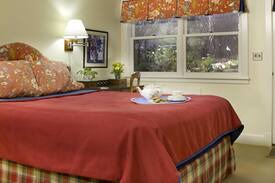 Siskiyou-Hargadine Historic District Bed & Breakfast | Chanticleer Inn - Garden Room
